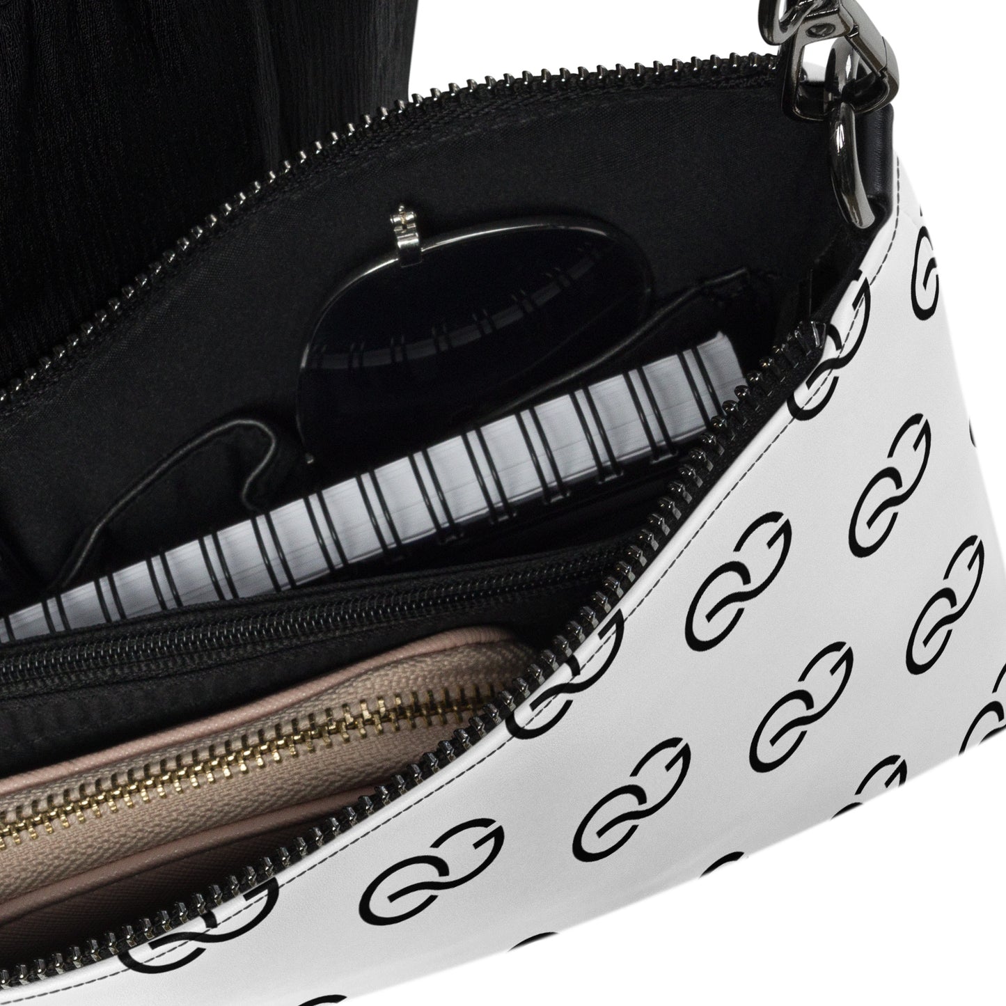 QUINNESSENTIAL Gear Crossbody bag