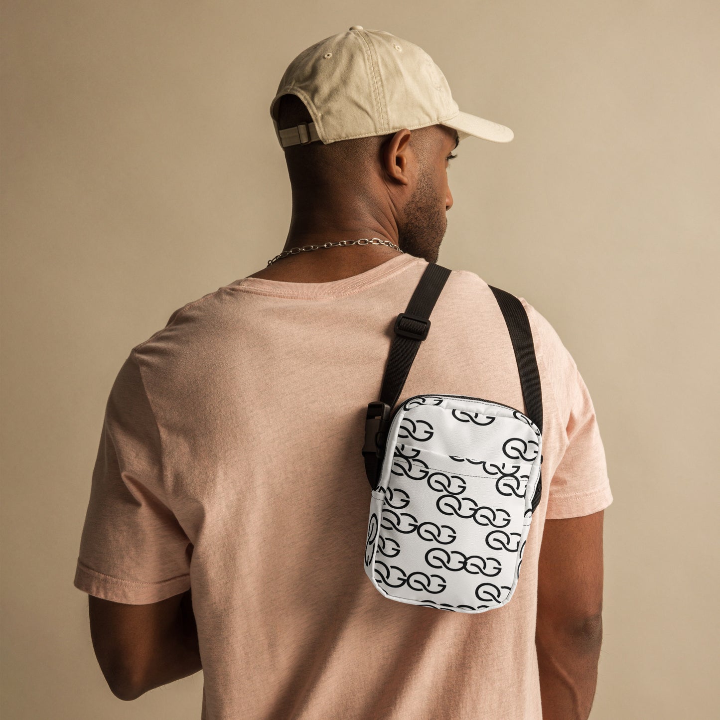 QUINNESSENTIAL Gear Utility crossbody bag